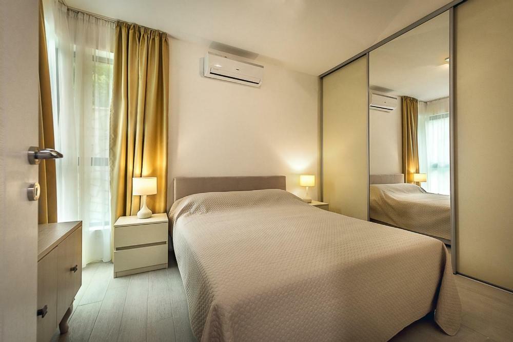 Adria Lux Apartmens 2 Sveti Stefan Bagian luar foto