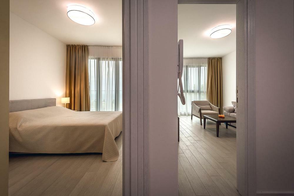 Adria Lux Apartmens 2 Sveti Stefan Bagian luar foto