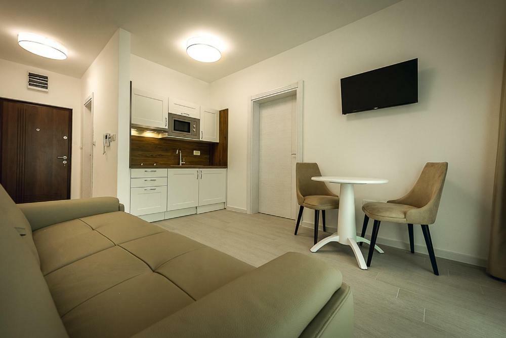 Adria Lux Apartmens 2 Sveti Stefan Bagian luar foto