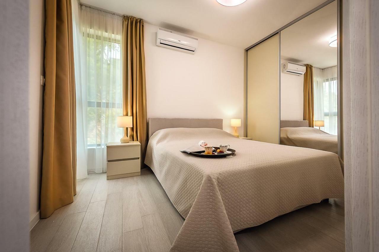 Adria Lux Apartmens 2 Sveti Stefan Bagian luar foto