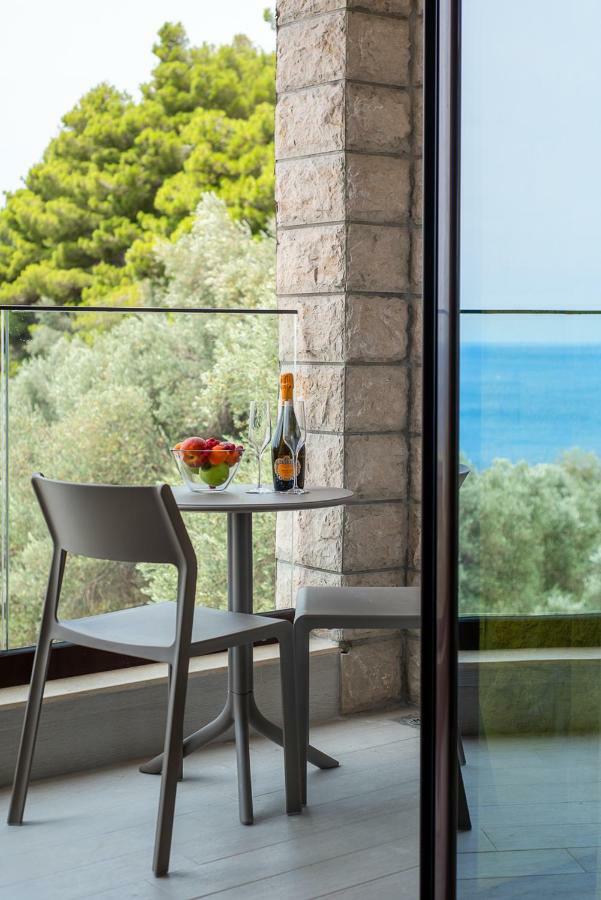 Adria Lux Apartmens 2 Sveti Stefan Bagian luar foto
