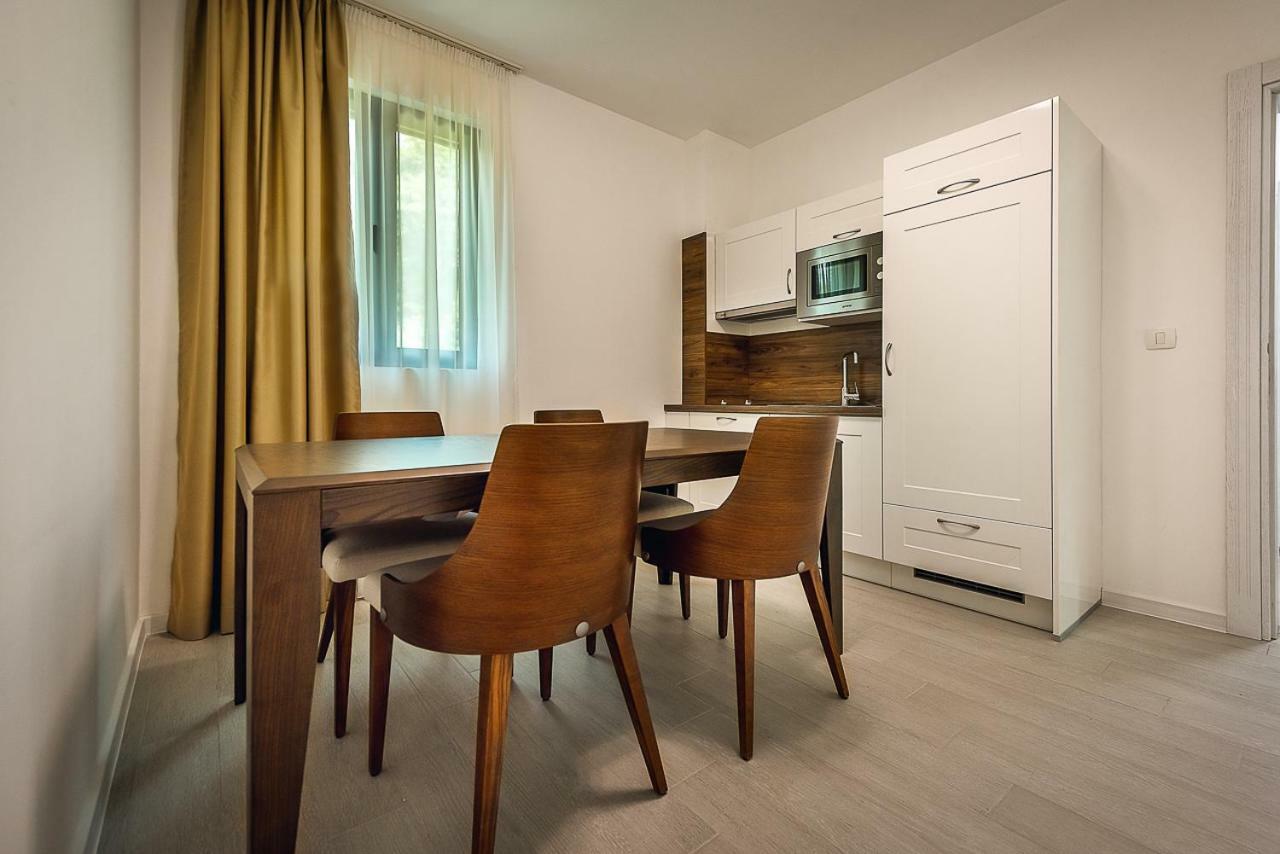 Adria Lux Apartmens 2 Sveti Stefan Bagian luar foto