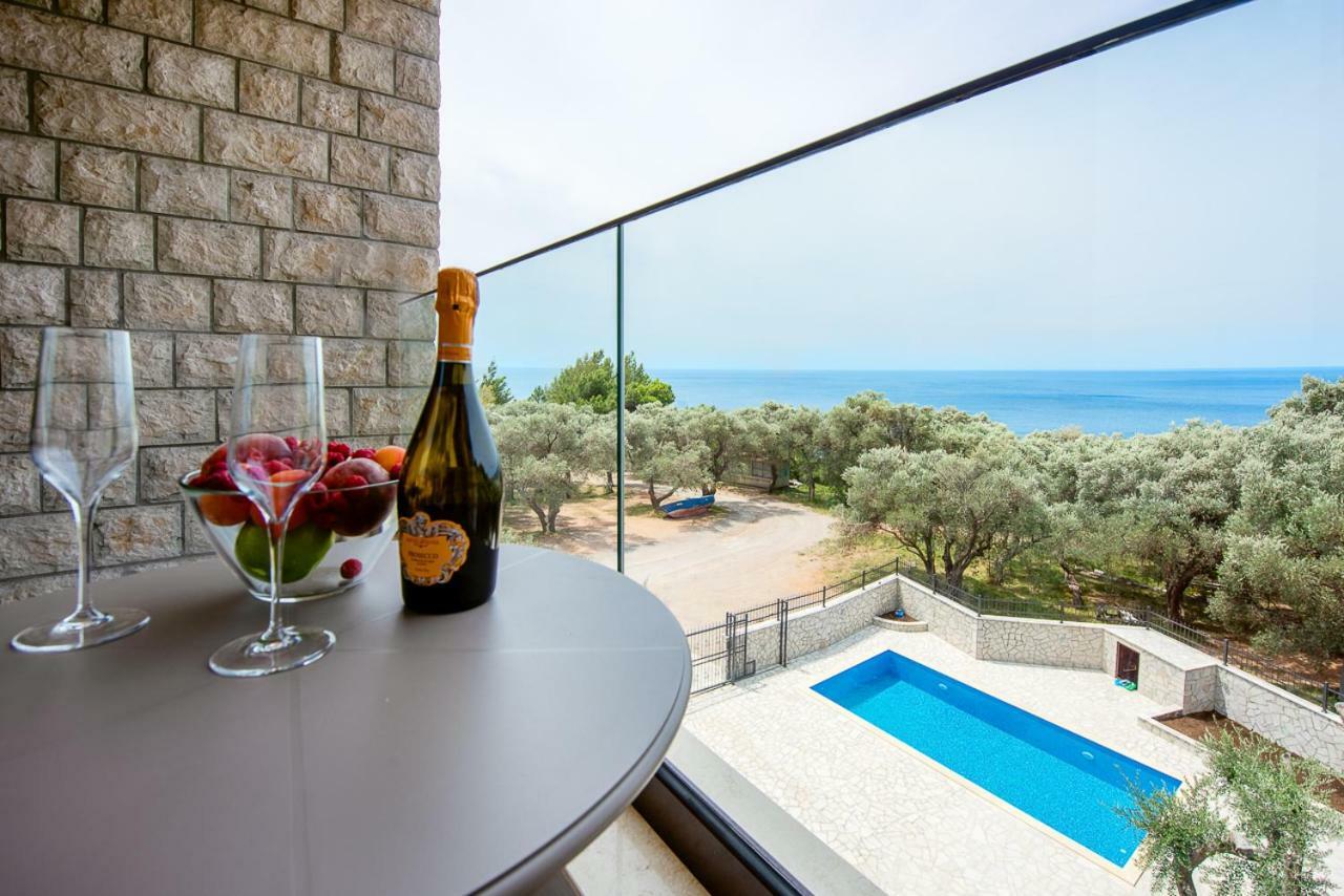 Adria Lux Apartmens 2 Sveti Stefan Bagian luar foto