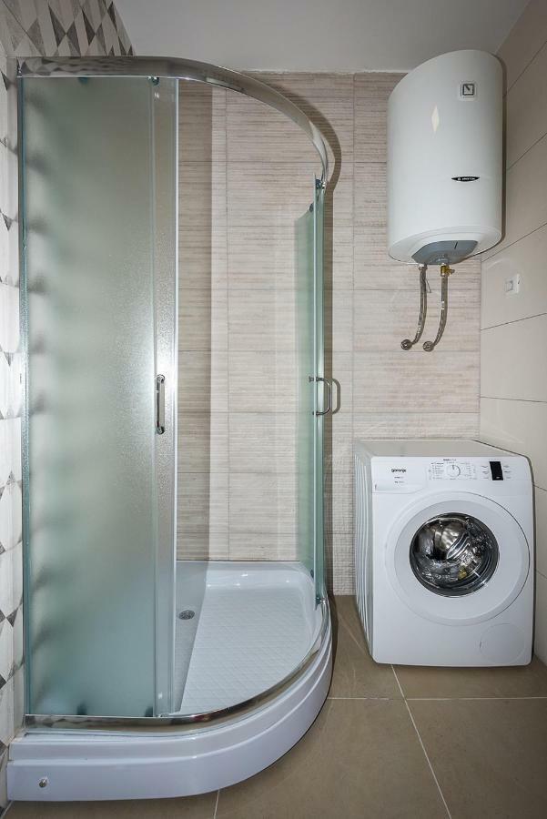 Adria Lux Apartmens 2 Sveti Stefan Bagian luar foto