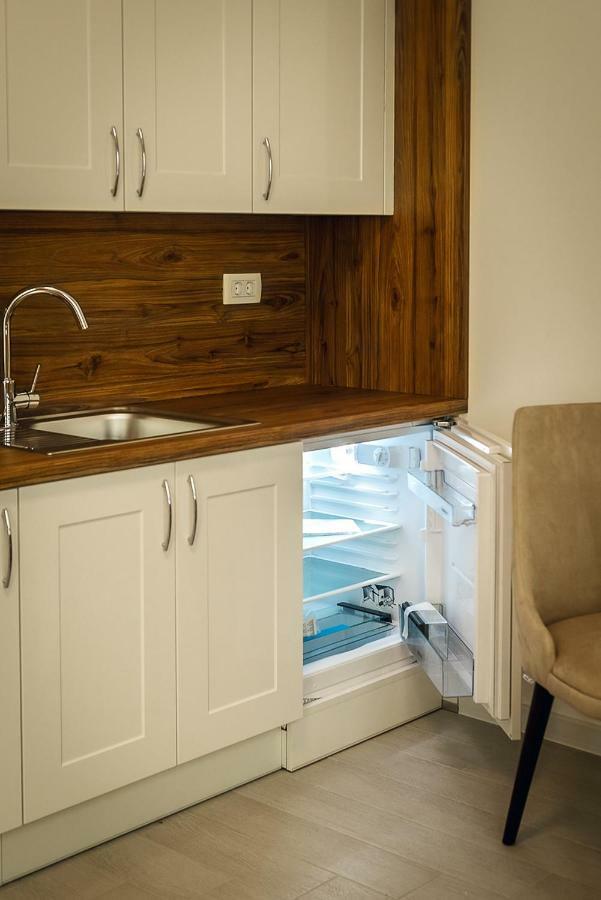 Adria Lux Apartmens 2 Sveti Stefan Bagian luar foto